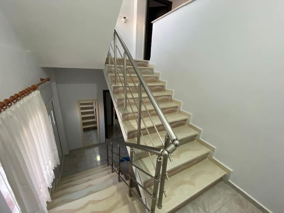 Guesthouse Xhimi Ksamil Buitenkant foto