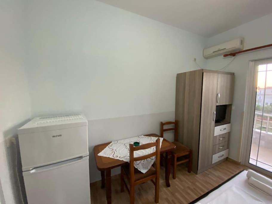 Guesthouse Xhimi Ksamil Buitenkant foto